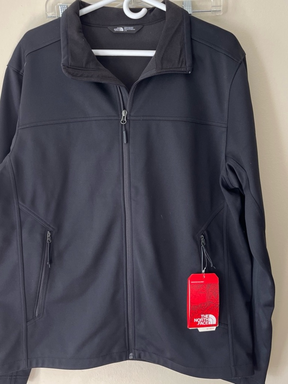 The North Face Men's Black Full-Zip Lightweight Jacket